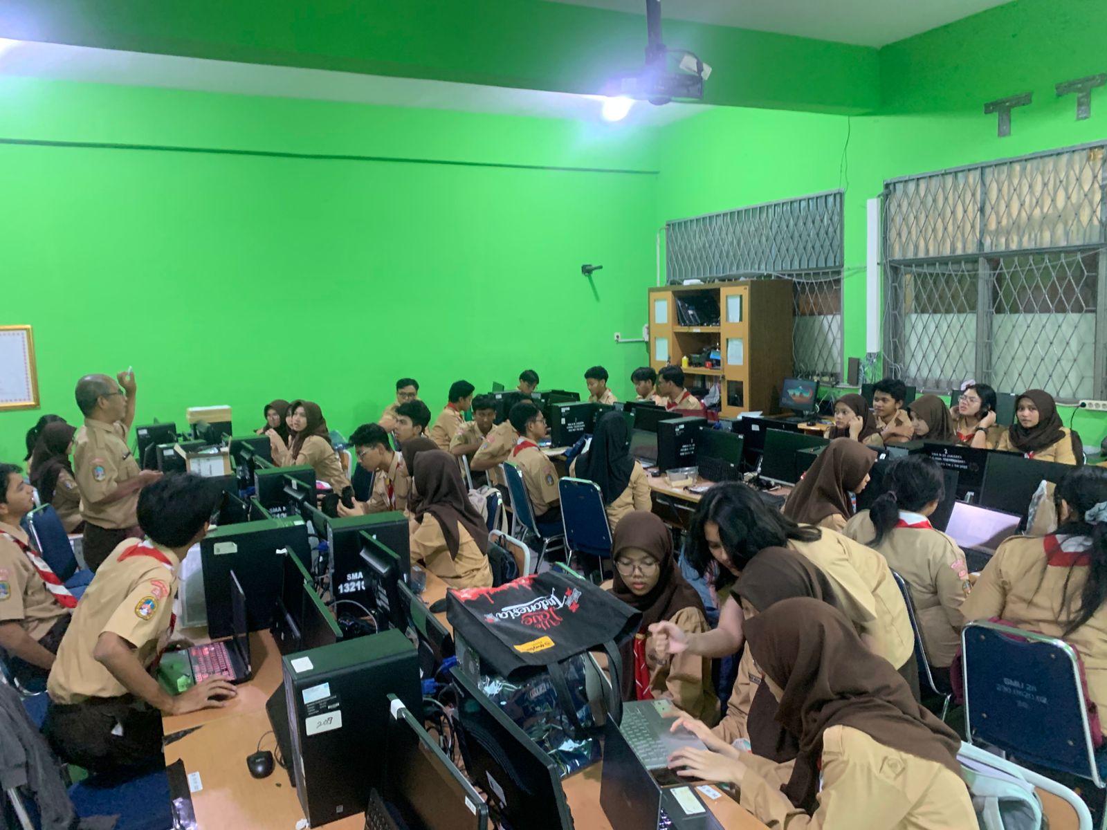 Pelatihan Corel Menyesuaikan Komponen